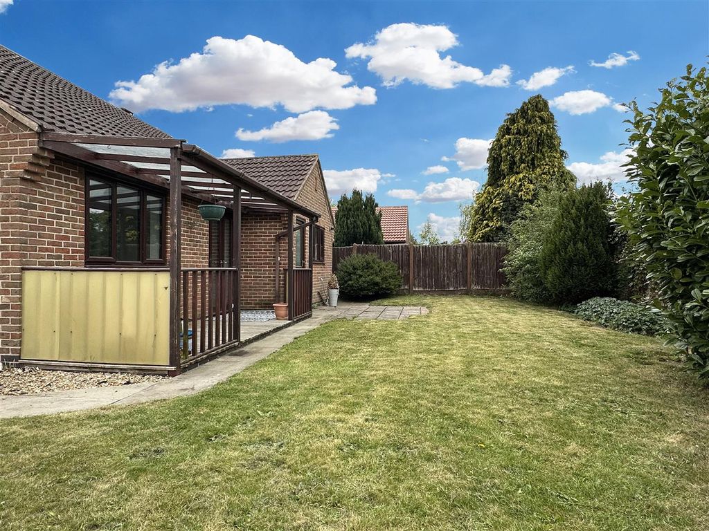 Property photo 3 of 20 Lovely Private Garden 181