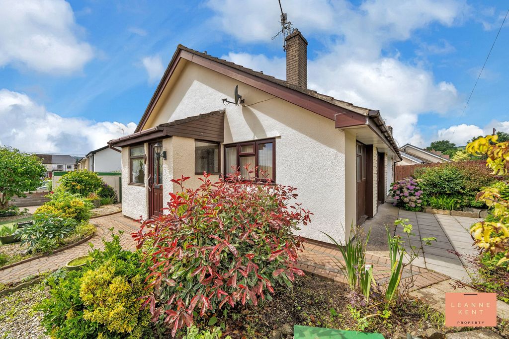Property photo 1 of 32