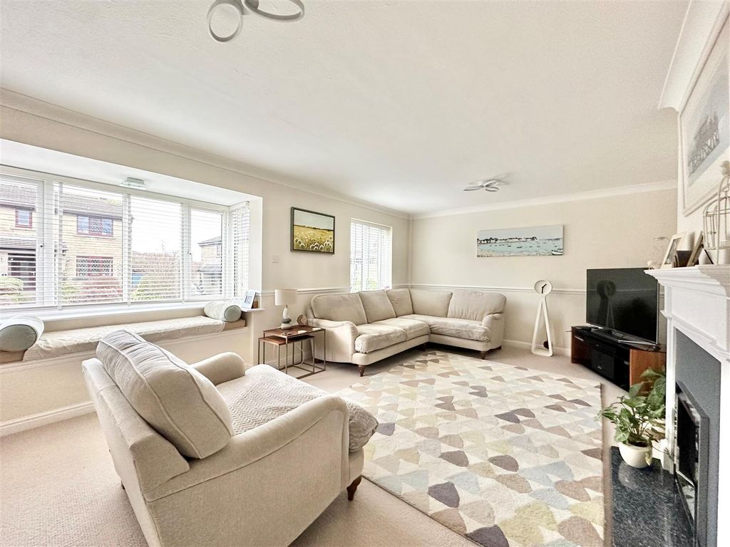 Property photo 2 of 23