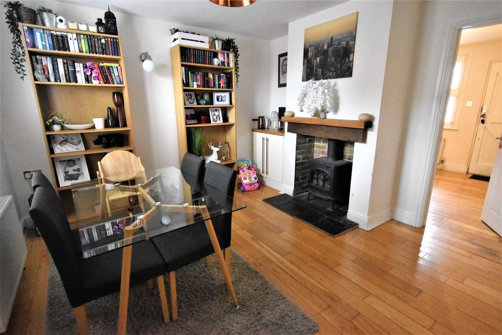 Property photo 3 of 19