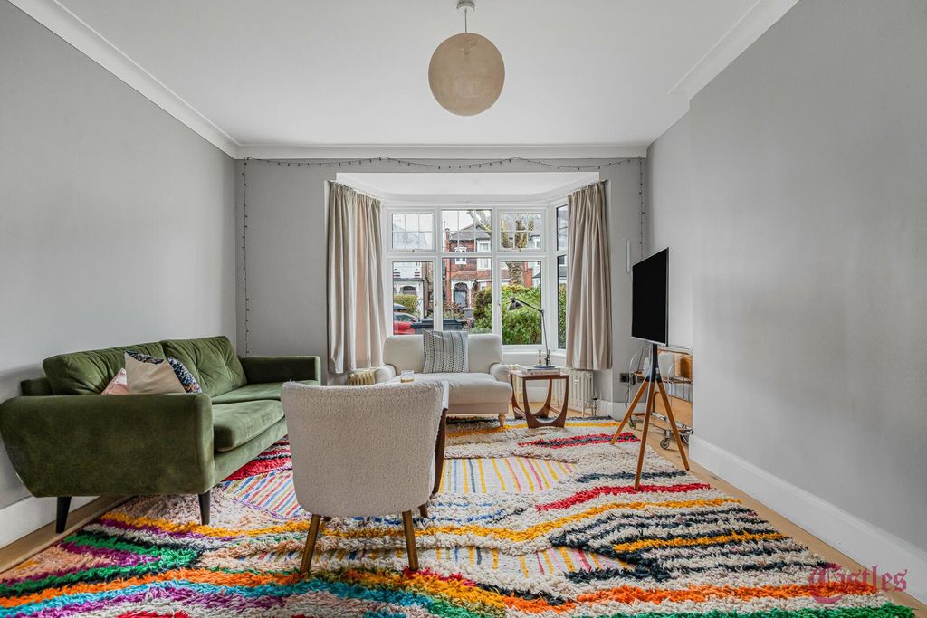 Property photo 2 of 21 Living Room