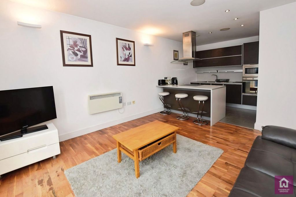 Property photo 3 of 16 Pbox-Img.Jpg