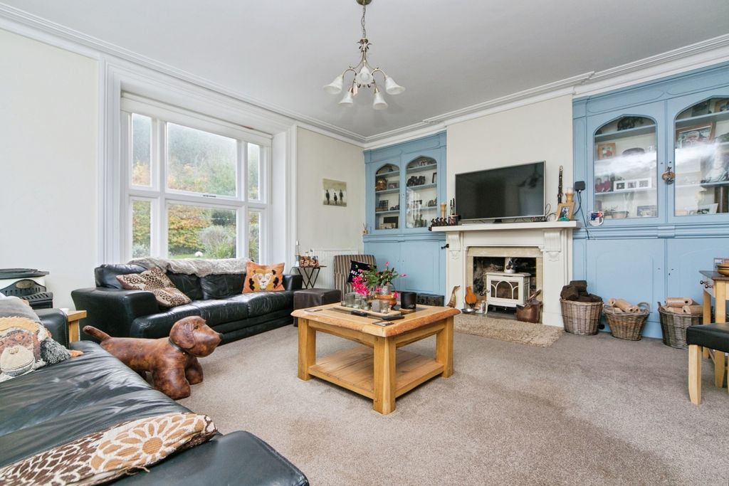 Property photo 2 of 27 Photo