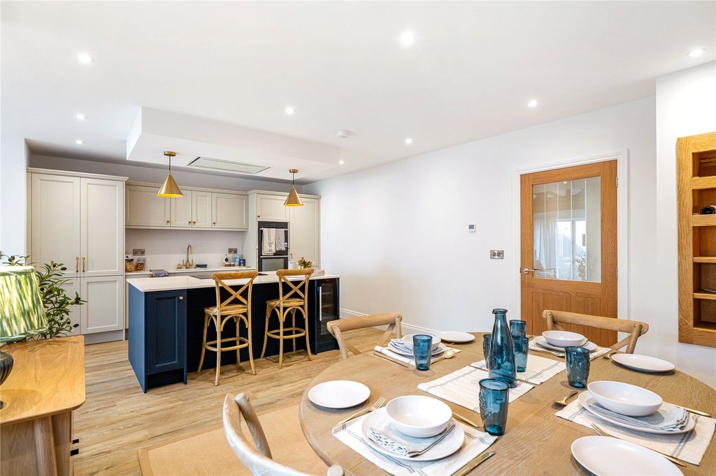 Property photo 3 of 15 Kitchen Example