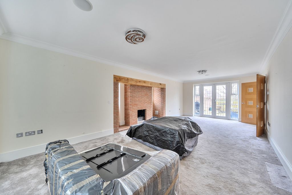 Property photo 3 of 21 1423388-10-69A827...