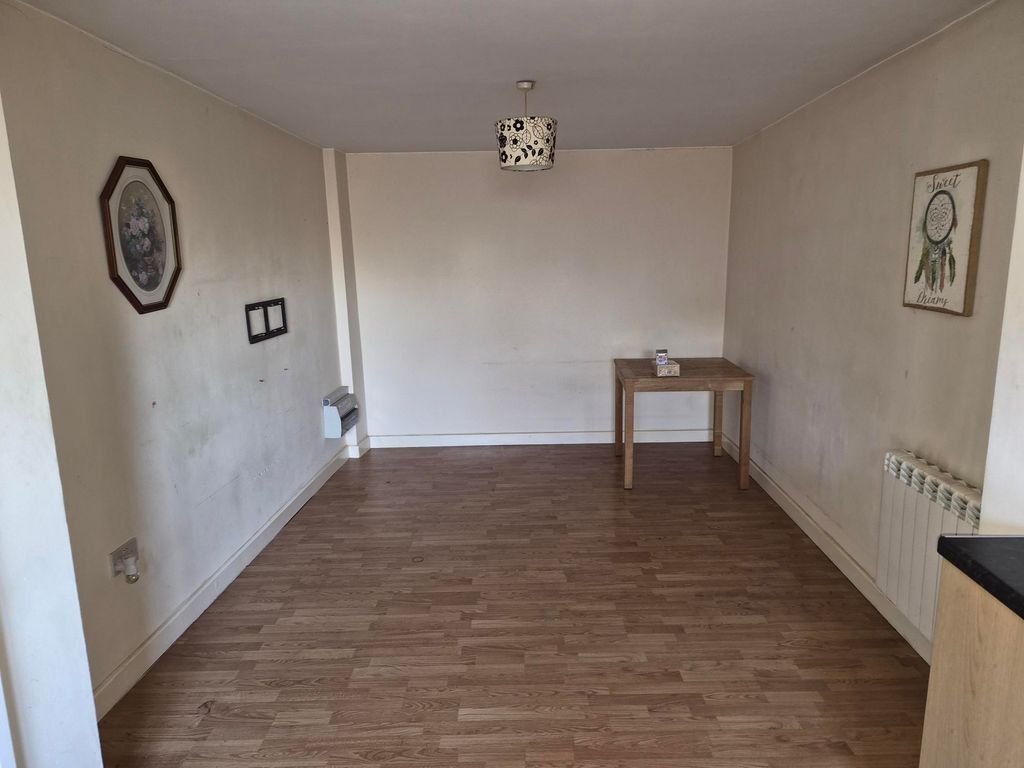 Property photo 2 of 4