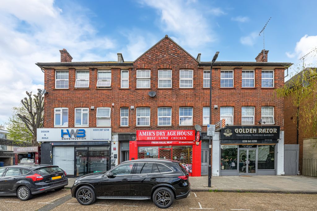 Property photo 1 of 3