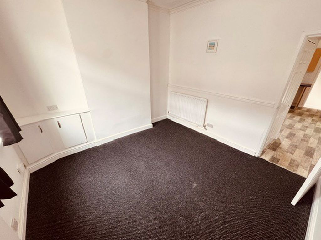 Property photo 3 of 16 Front Room