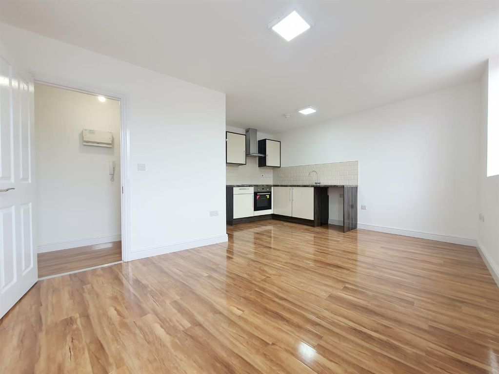 Property photo 1 of 4 Open Plan Kitchen