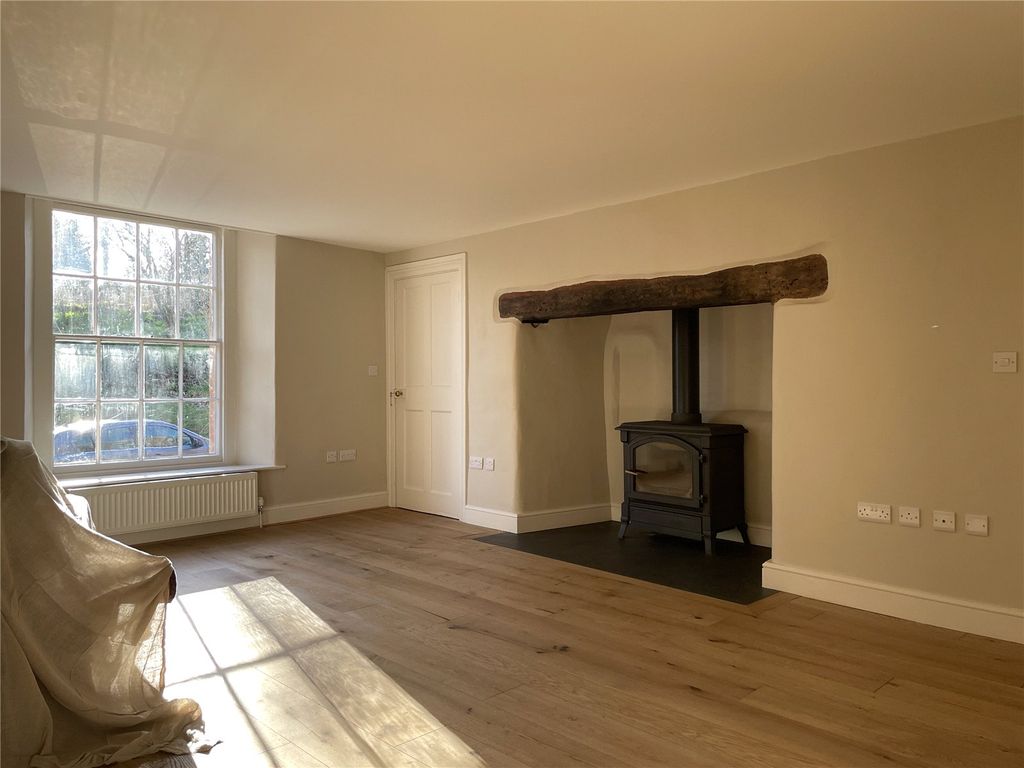 Property photo 2 of 14 Picture No. 02
