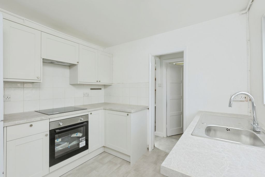 Property photo 3 of 18 Pbox-Img.Jpg
