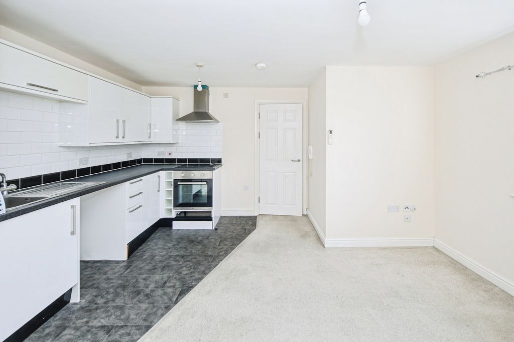 Property photo 3 of 17 Pbox-Img.Jpg