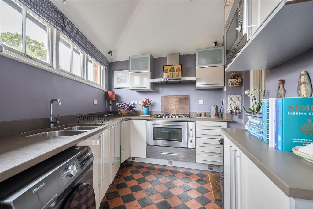 Property photo 3 of 17 1463557-8-6A0dc636B8A52.Jpg