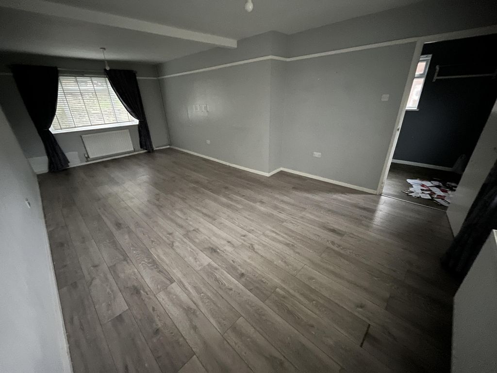 Property photo 3 of 13 Img_2486.Jpg