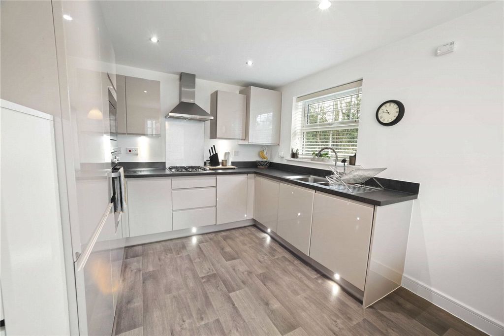 Property photo 2 of 16 Kitchen