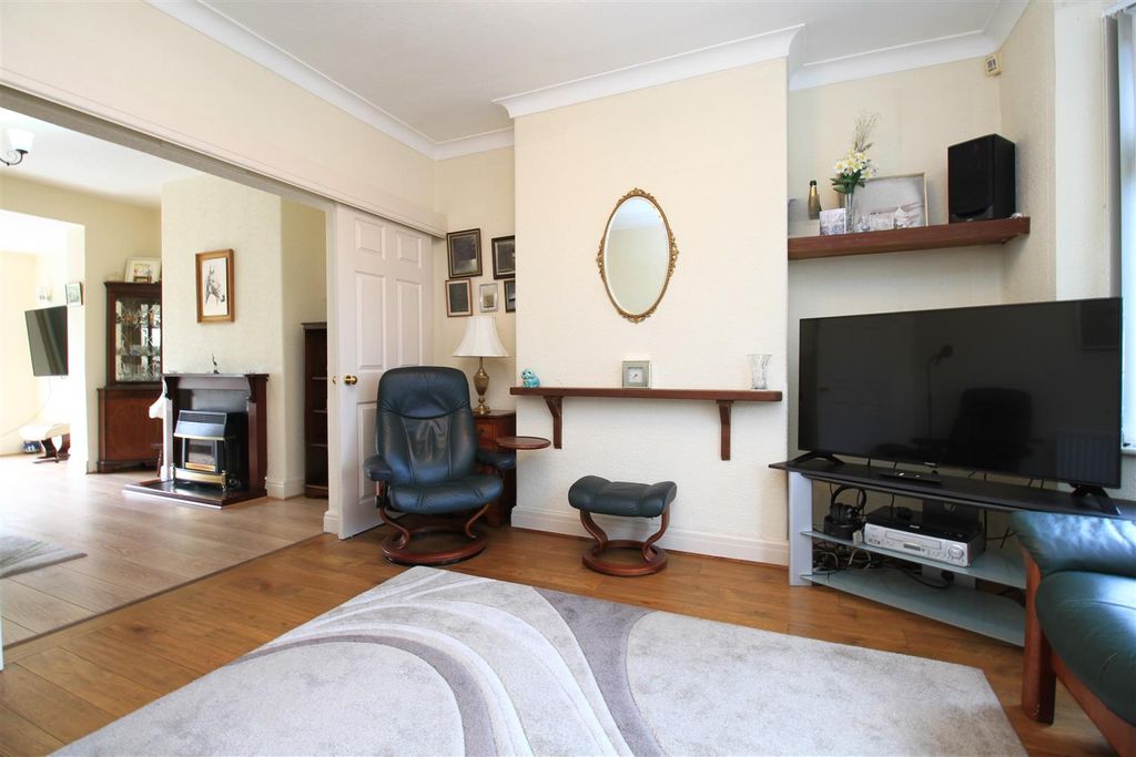Property photo 3 of 22 Lounge..Jpg
