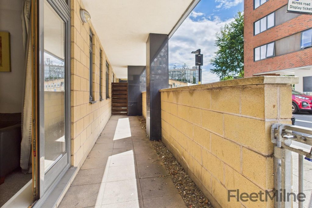 Property photo 2 of 12 Terrace