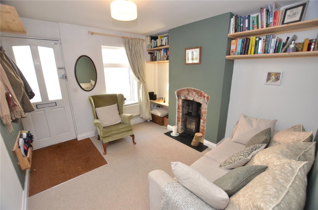 Property photo 2 of 12 Picture No. 11