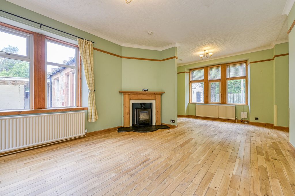 Property photo 2 of 34