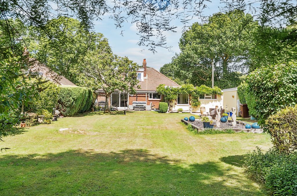 Property photo 2 of 23 1331947-7-688A159...