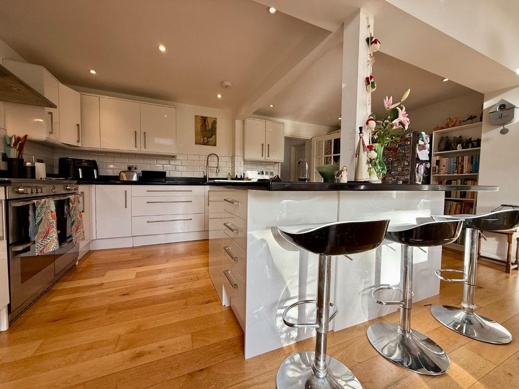 Property photo 2 of 7 Tor Kitchen.Jpeg