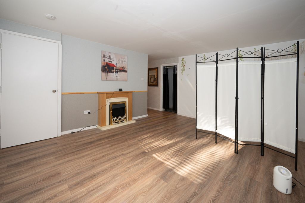 Property photo 2 of 7 Image 1