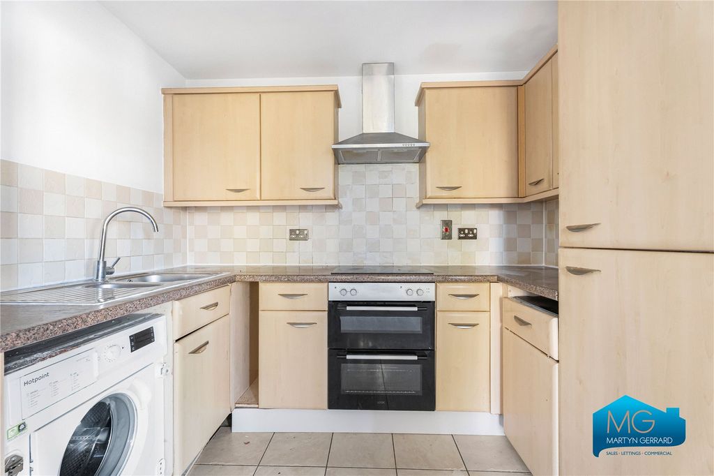 Property photo 2 of 11 Picture No. 21