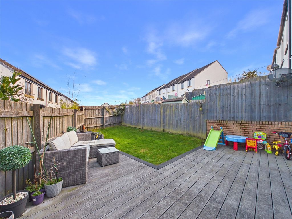 Property photo 3 of 13 Garden