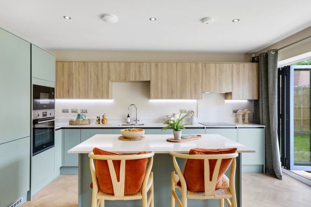 Property photo 2 of 23