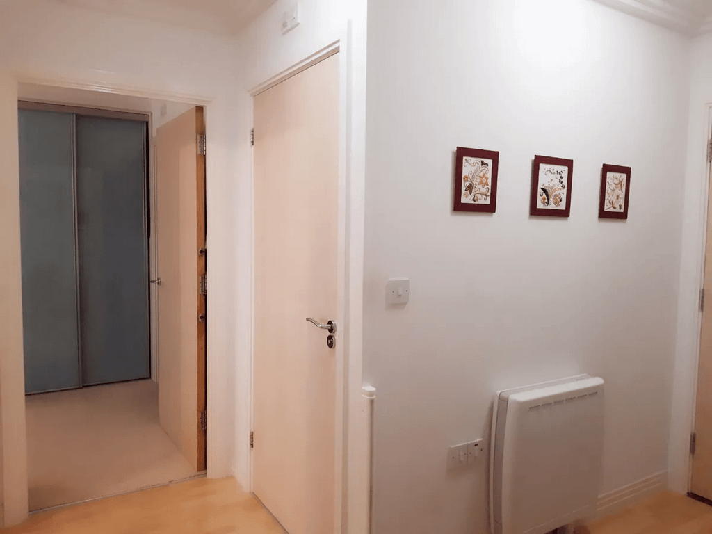 Property photo 1 of 8 2 Bed Flat For Sale Victoria Road, London W3