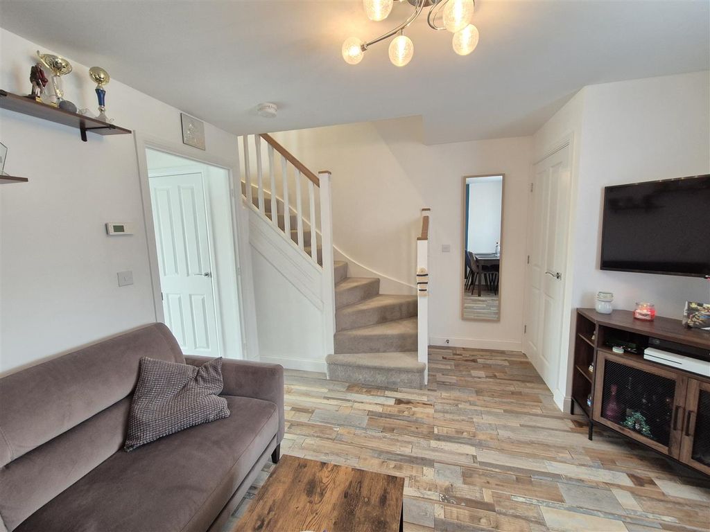 Property photo 3 of 16 Living Room