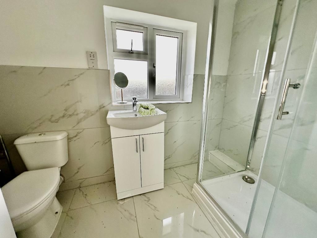 Property photo 3 of 18 Family Shower Room