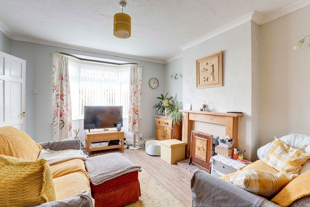 Property photo 2 of 21