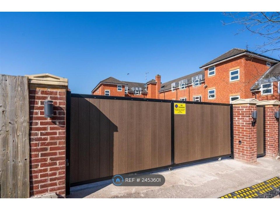 Property photo 2 of 12 Back Car Park Entrance