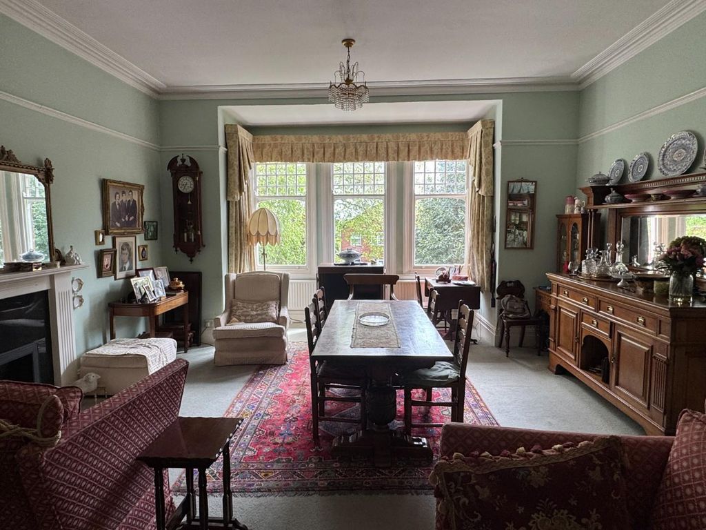 Additional image 4 of 2 bed flat for saleVictoria Road, Penarth CF64