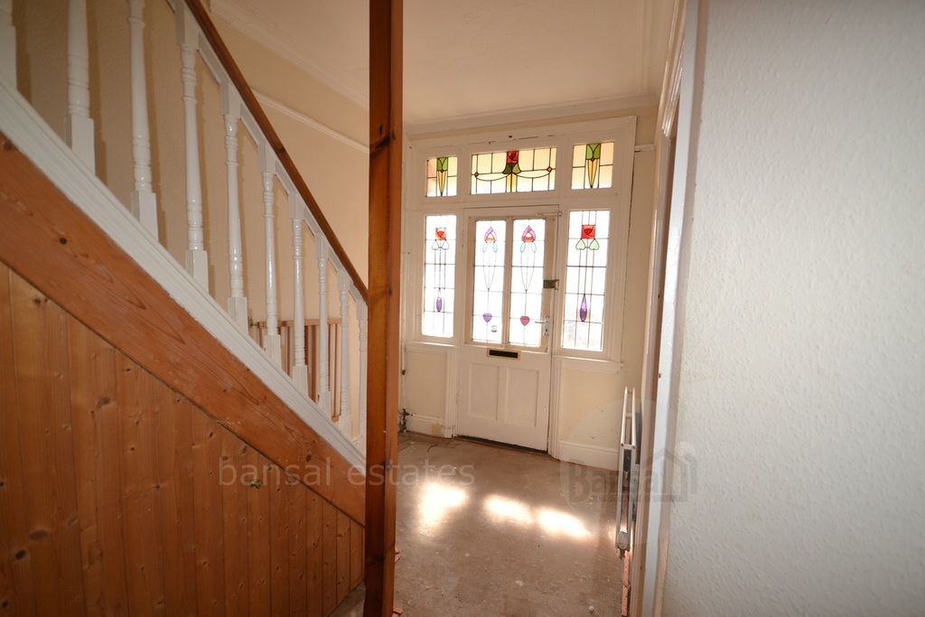 Property photo 3 of 28