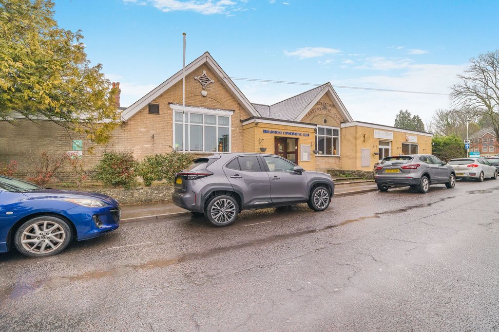 Property photo 3 of 18 Broadstone Social Club, Tudor Road, Broadstone, Bh18 8Aw