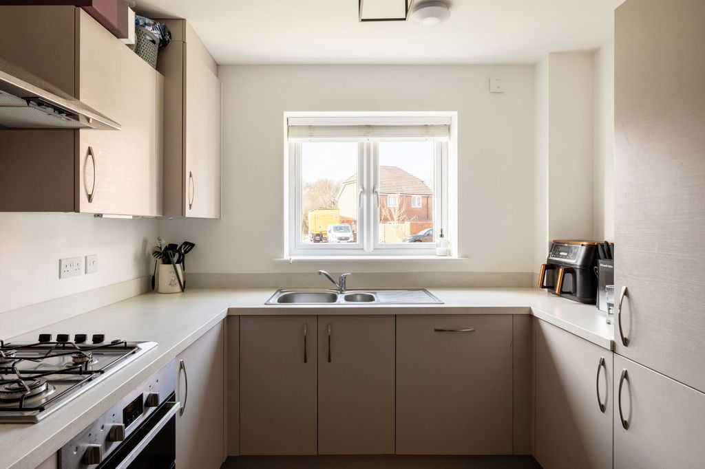 Property photo 3 of 18