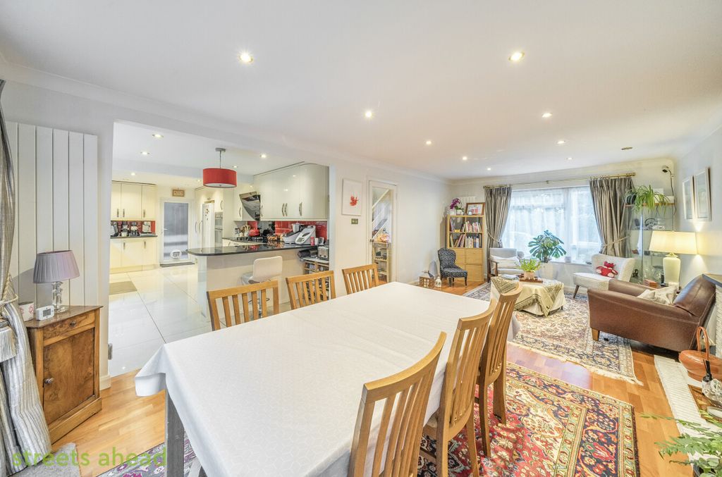Property photo 3 of 21 Fecff464-d716-4A8...