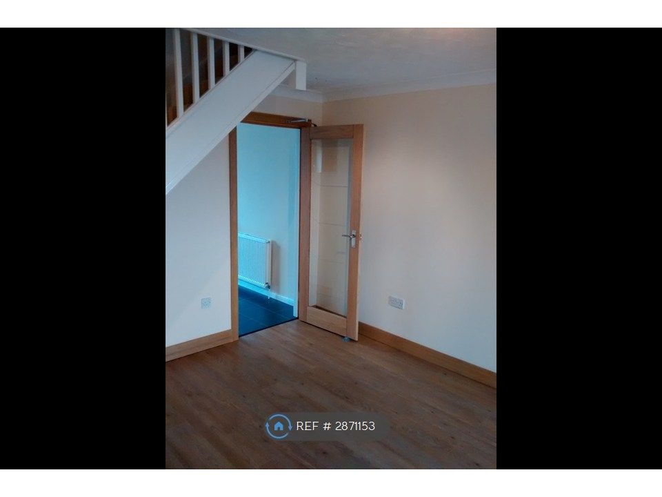 Property photo 2 of 16 Living Room