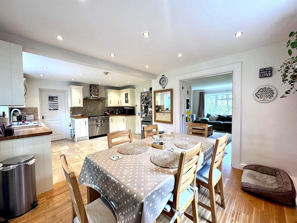 Property photo 2 of 19 2