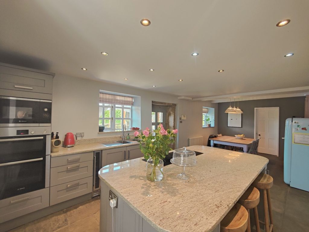 Property photo 2 of 41 Picture No. 38