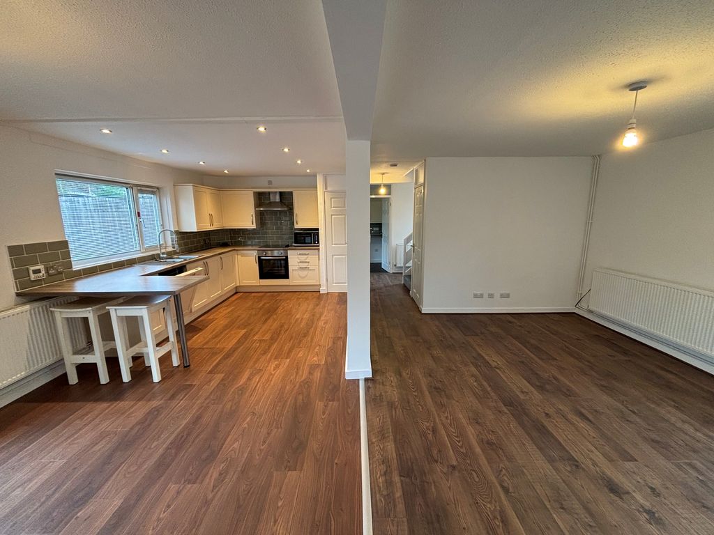 Property photo 2 of 13 Image