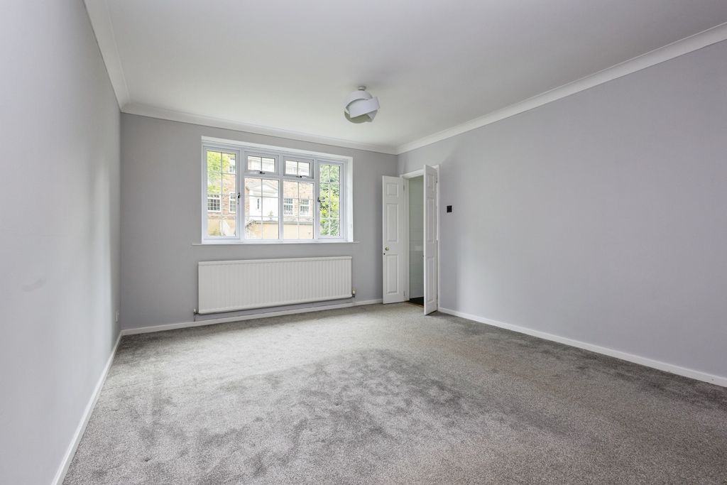 Property photo 3 of 17 Photo