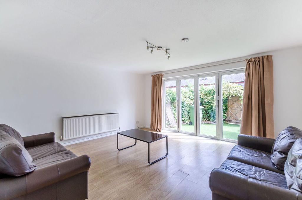 Property photo 1 of 4