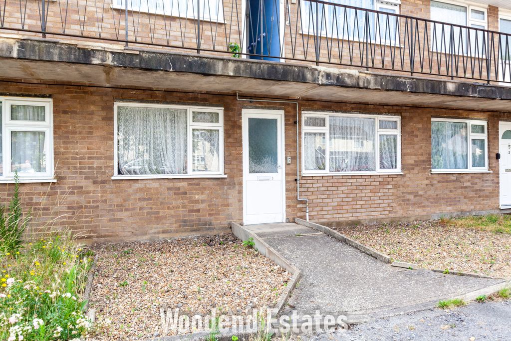 Property photo 2 of 20