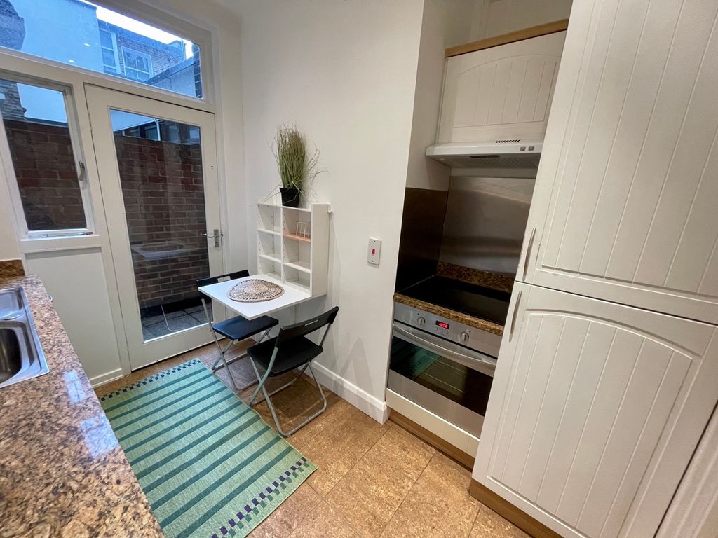 Property photo 2 of 26