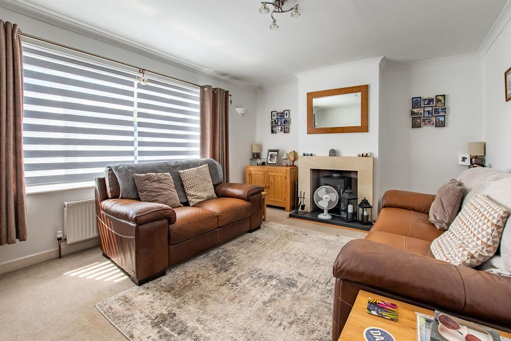 Property photo 3 of 19