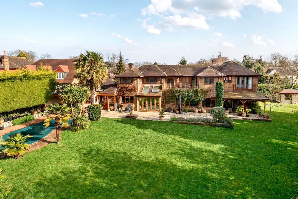 Property photo 1 of 12