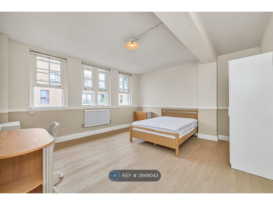 Property photo 1 of 11 Room 1 - Available